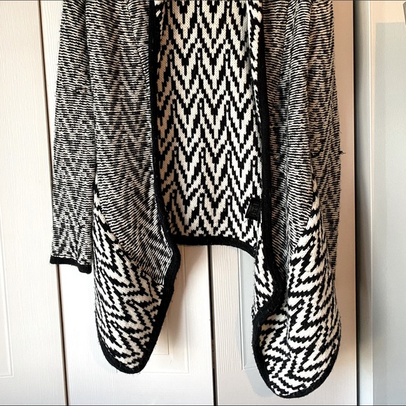 ✨Marciano Herringbone Open-Front, Size Small - Picture 2 of 5